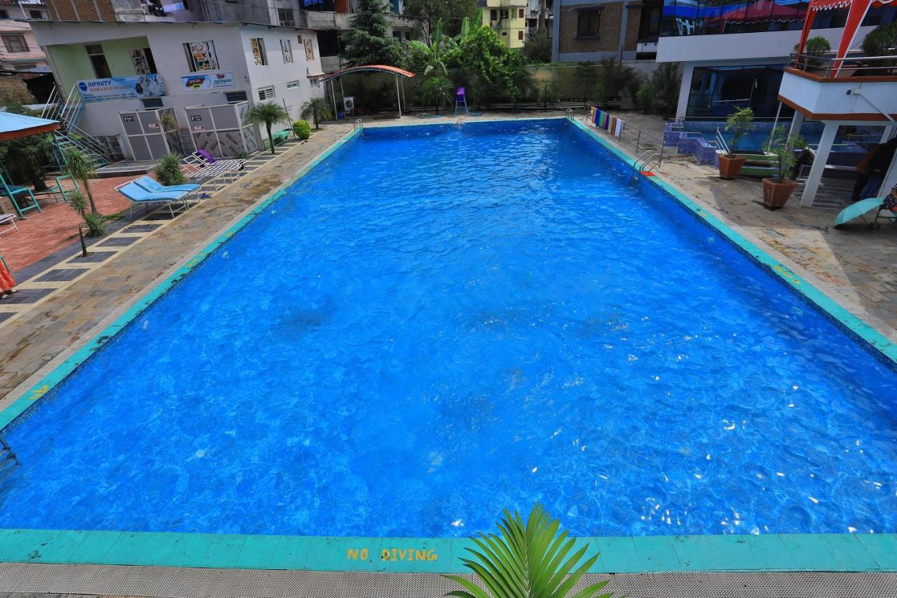 Oyo 591 Hotel Blue Moon Dharampur Extérieur photo