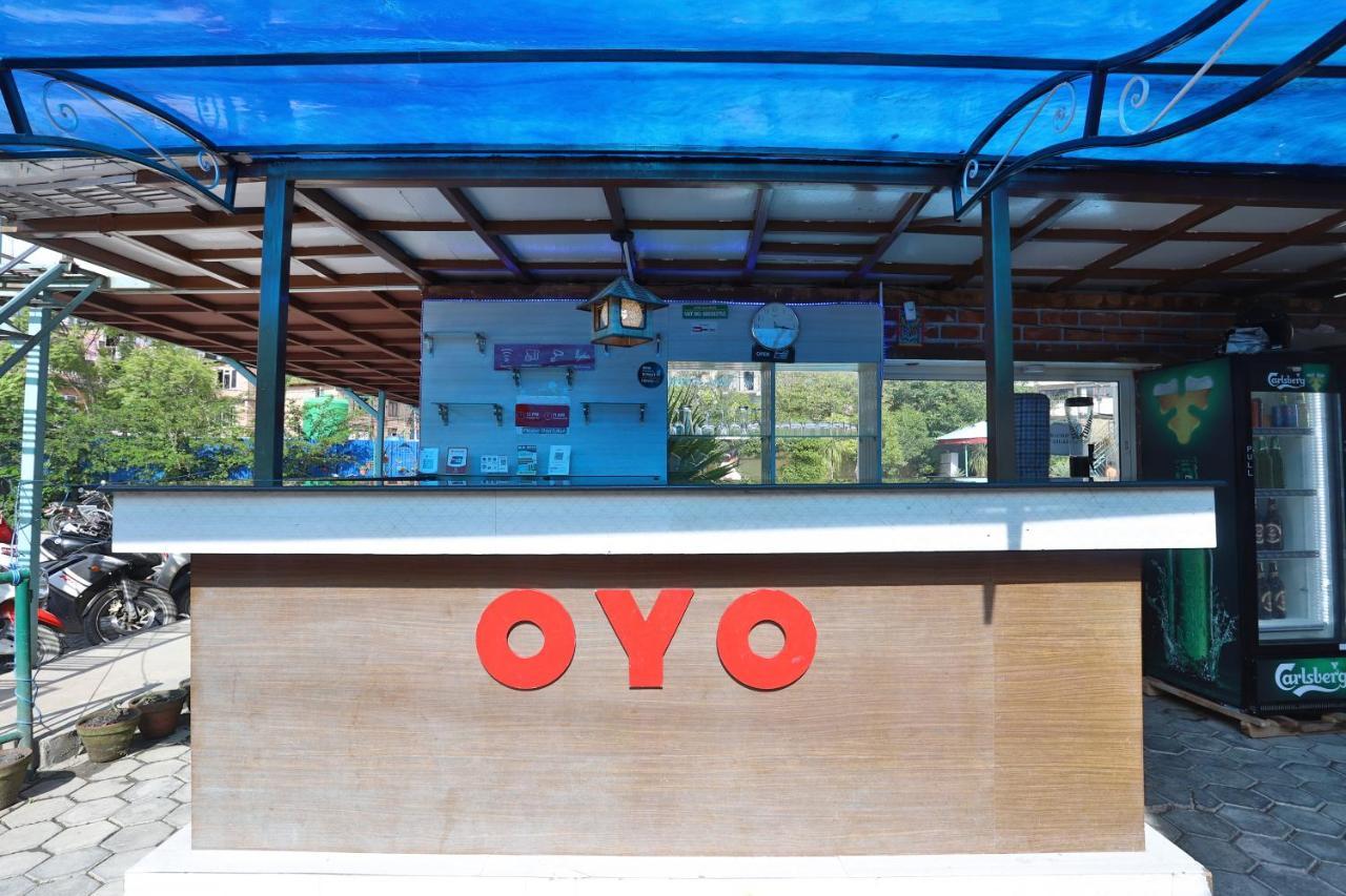 Oyo 591 Hotel Blue Moon Dharampur Extérieur photo