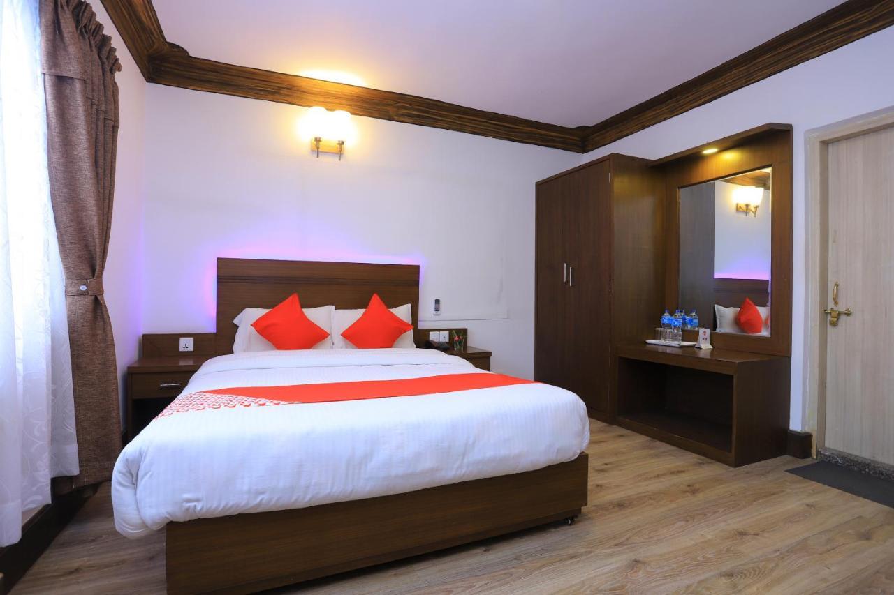 Oyo 591 Hotel Blue Moon Dharampur Extérieur photo