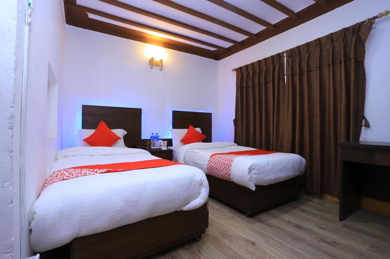 Oyo 591 Hotel Blue Moon Dharampur Extérieur photo