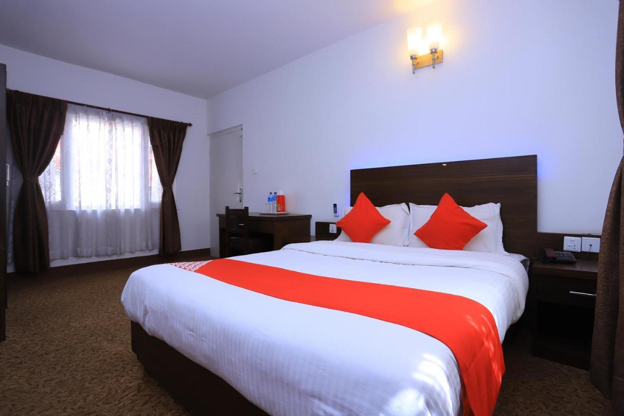 Oyo 591 Hotel Blue Moon Dharampur Extérieur photo
