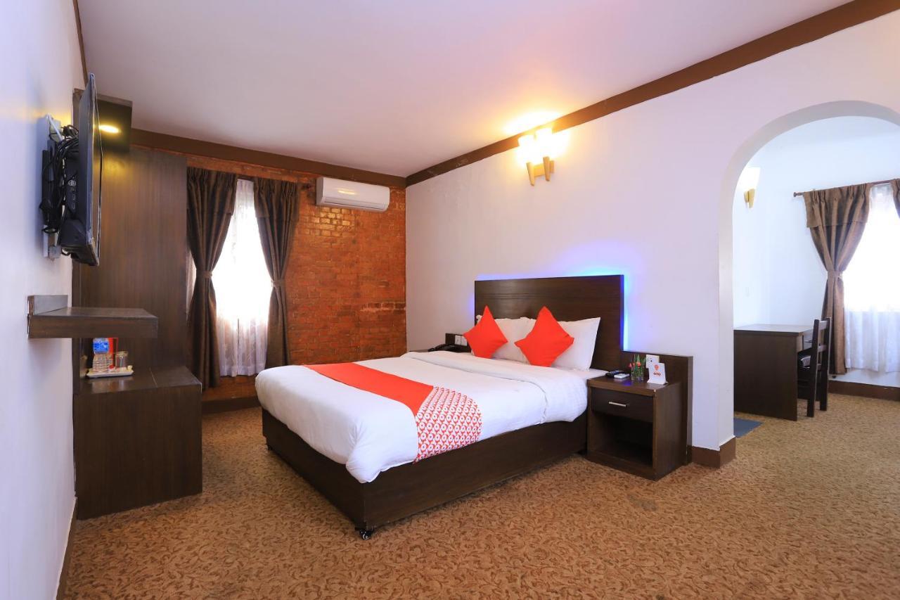 Oyo 591 Hotel Blue Moon Dharampur Extérieur photo