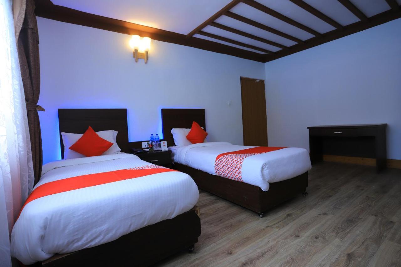 Oyo 591 Hotel Blue Moon Dharampur Extérieur photo