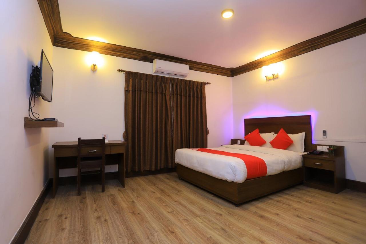 Oyo 591 Hotel Blue Moon Dharampur Extérieur photo