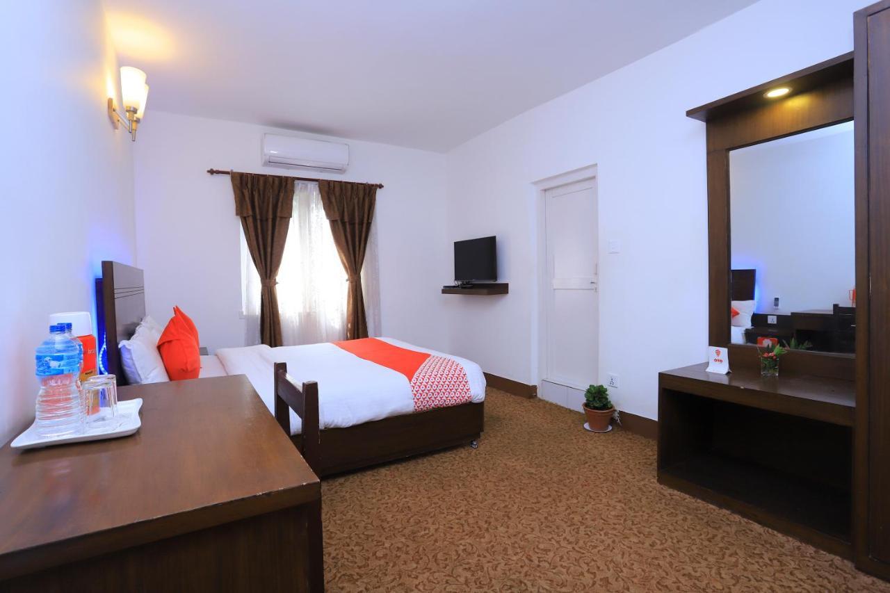 Oyo 591 Hotel Blue Moon Dharampur Extérieur photo